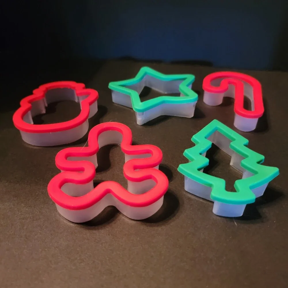 5 Piece Cookie Cutter Red Green Set Soft Grip Tree Star Snowman Candy Cane